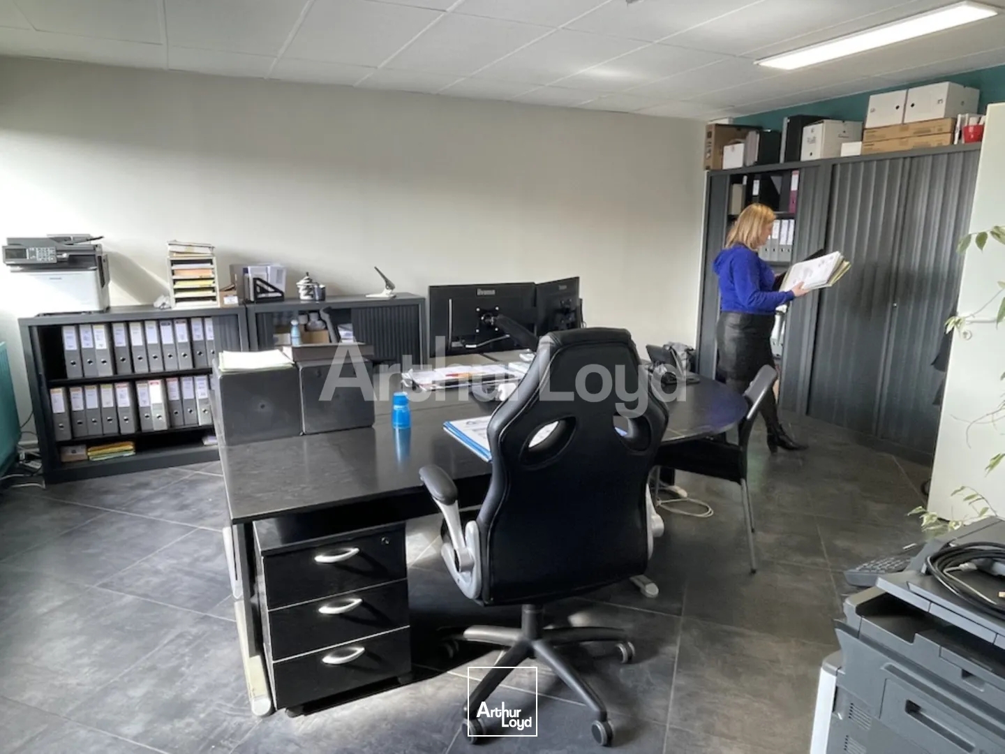 Locaux à vendre - 1450m2 - Saint-Saulve (59880)
