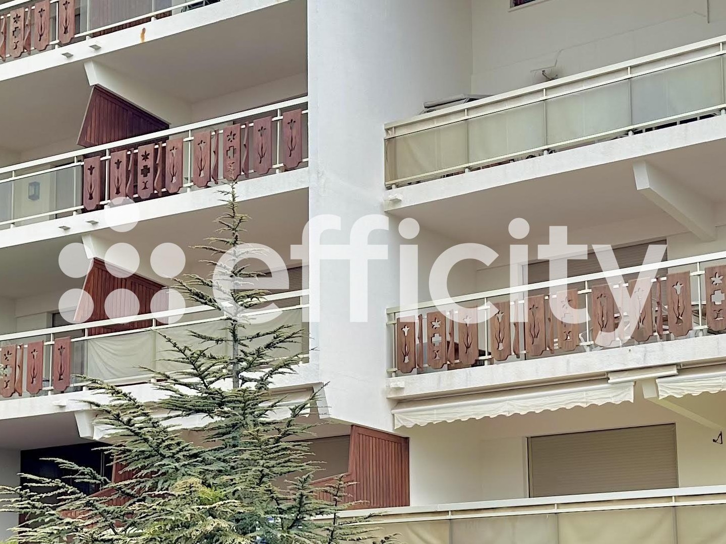 Appartement à vendre - 1 pièce - 28m2 - Saint-Étienne-De-... (06660)