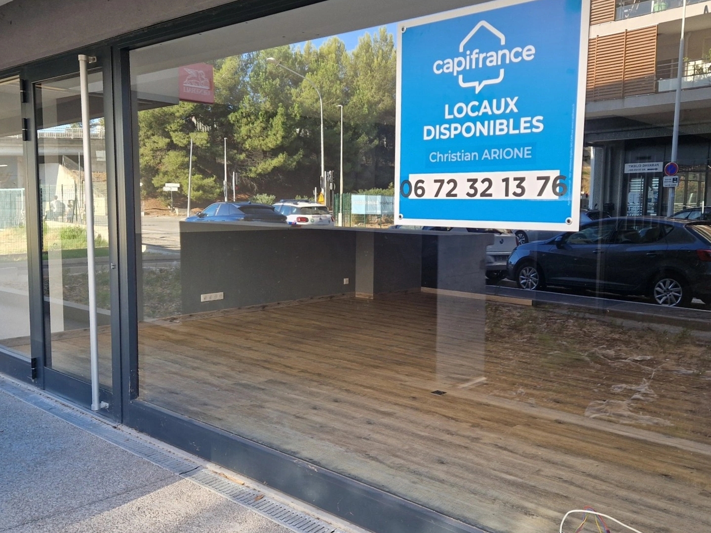 Local 2 pièces 200 m²