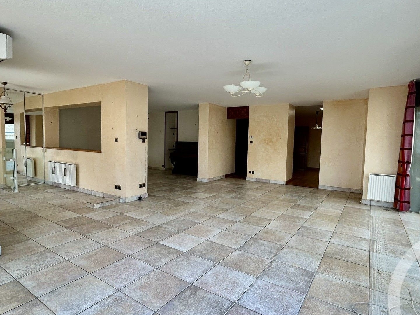 Appartement 6 pièces 193 m²
