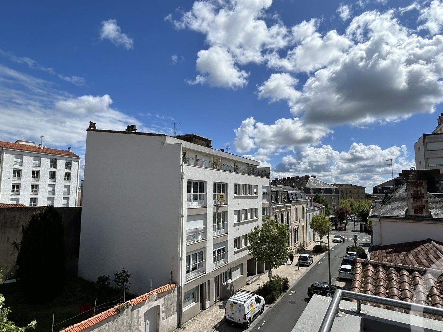 Appartement à vendre - 6 pièces - 193m2 - La Roche-Sur-Yon (85000)