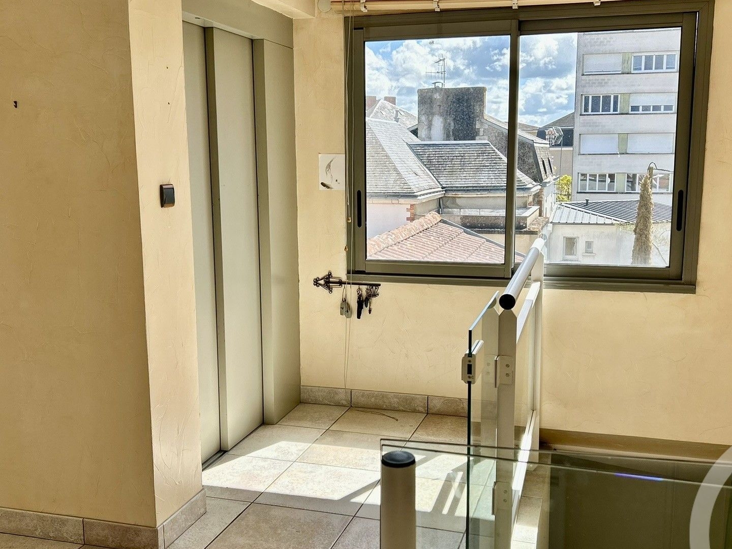 Appartement à vendre - 6 pièces - 193m2 - La Roche-Sur-Yon (85000)