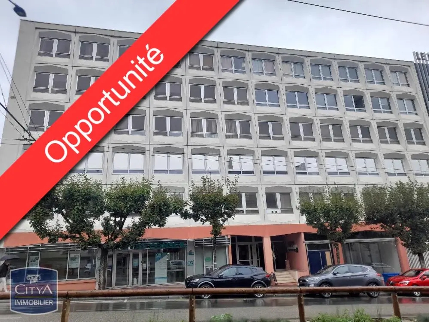 Local professionnel 160 m²