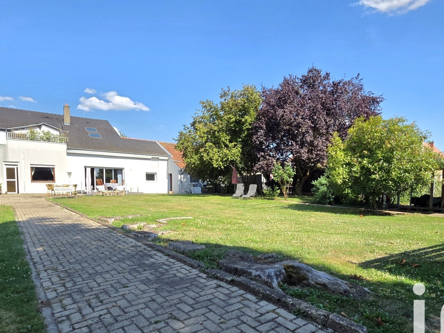 Maison 10 pièces 360 m²