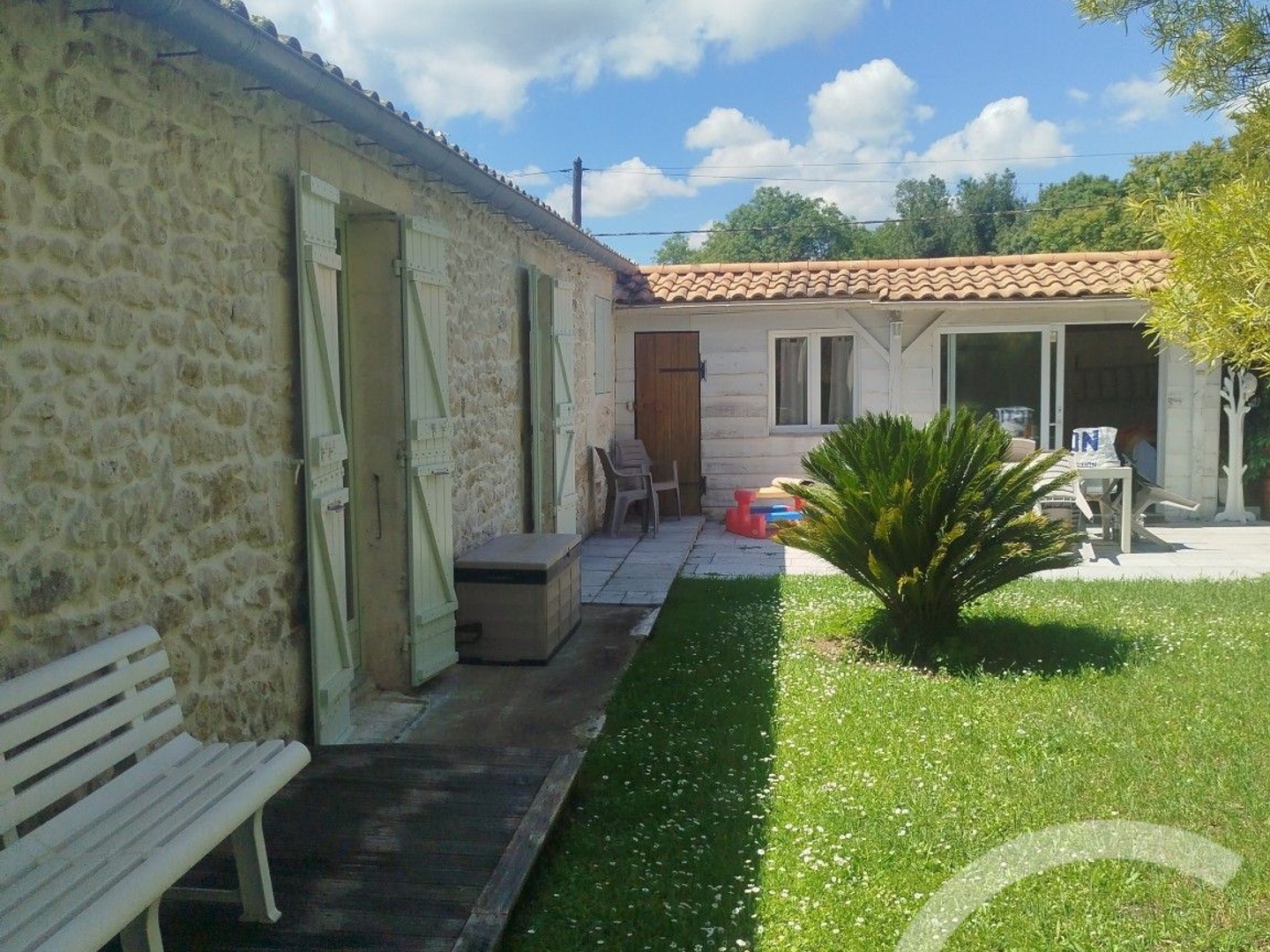 Maison 10 pièces 243 m²