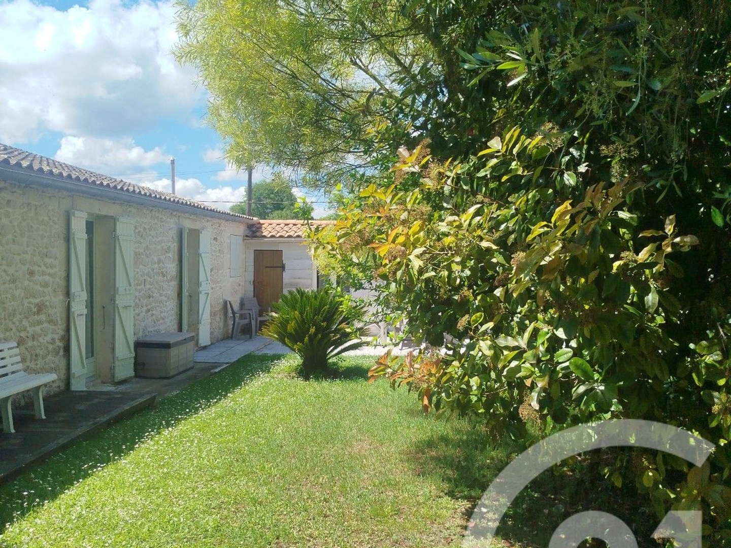 Maison à vendre - 10 pièces - 243m2 - Saint-Seurin-De-C... (33180)
