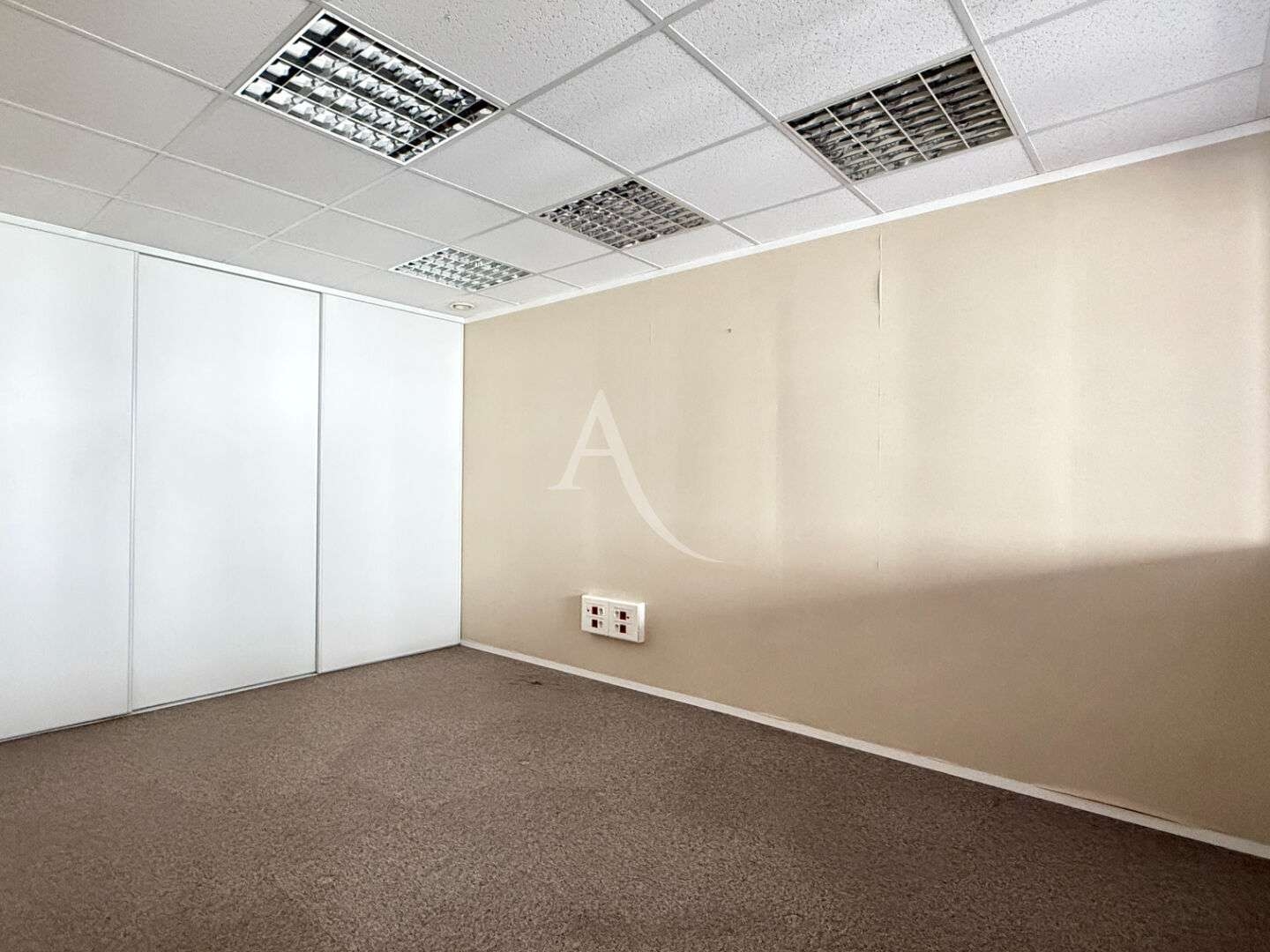 Bureaux 200 m²