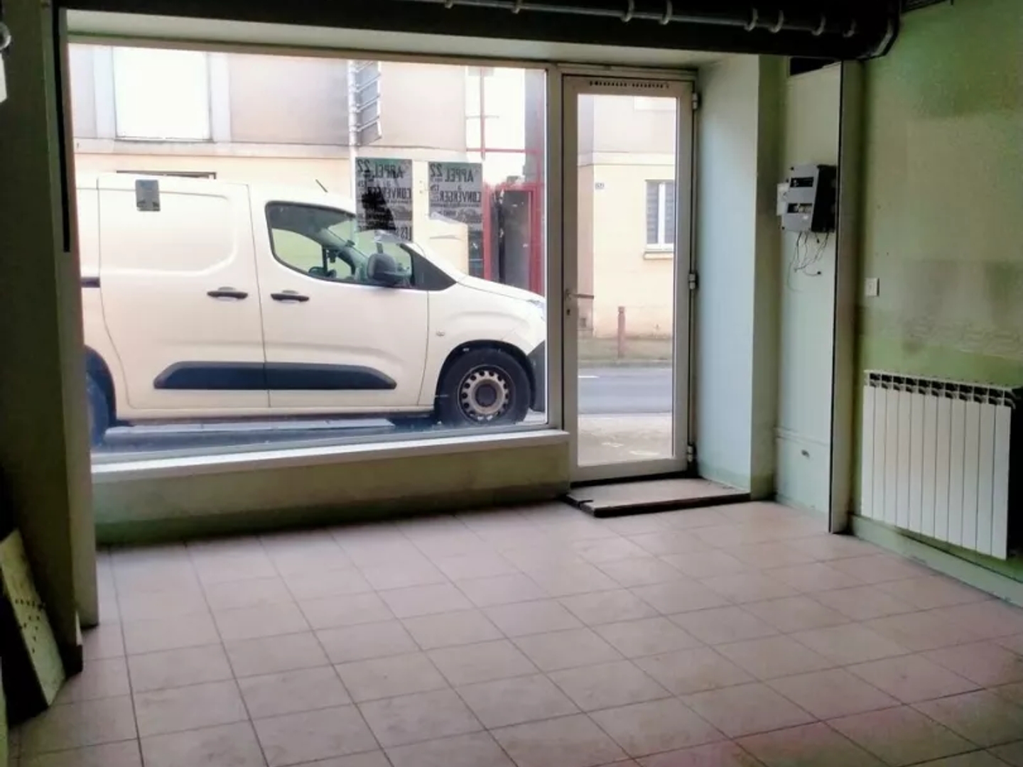 .A VENDRE LOCAL COMMERCIAL 80m² QUARTIER FAUBOURG DU PONT NEUF POITIERS (86)