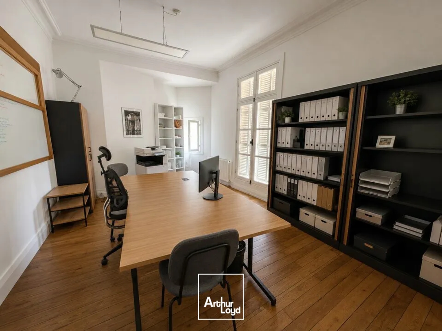 TOURS HYPERCENTRE BUREAUX A VENDRE 86 M² IMMEUBLE DE CARACTERE
