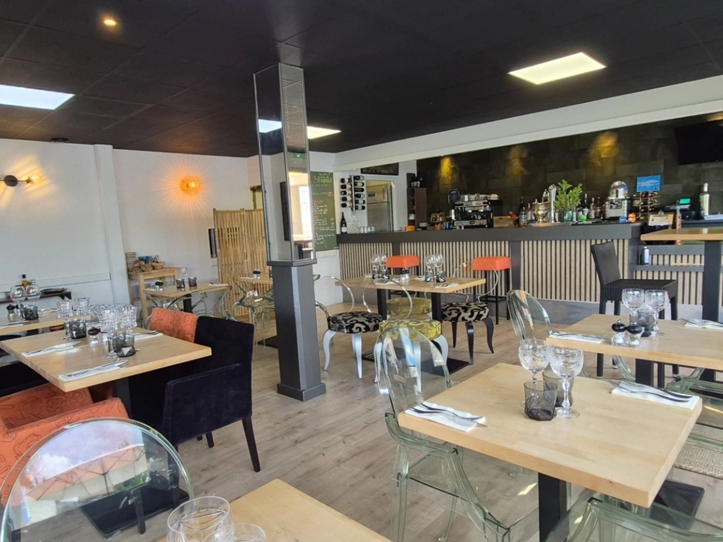 Magasin à vendre - 4 pièces - 86m2 - Orbeil (63500)