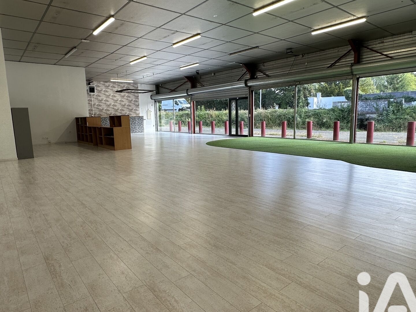 Magasin à vendre - 1 pièce - 290m2 - Saussay (28260)
