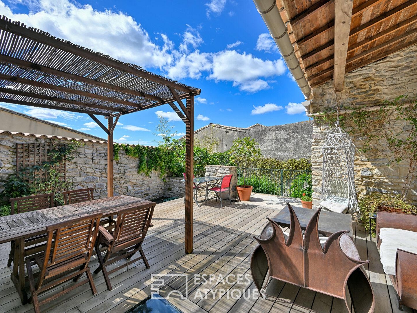 Maison à vendre - 5 pièces - 175m2 - Nages-Et-Solorgues (30114)