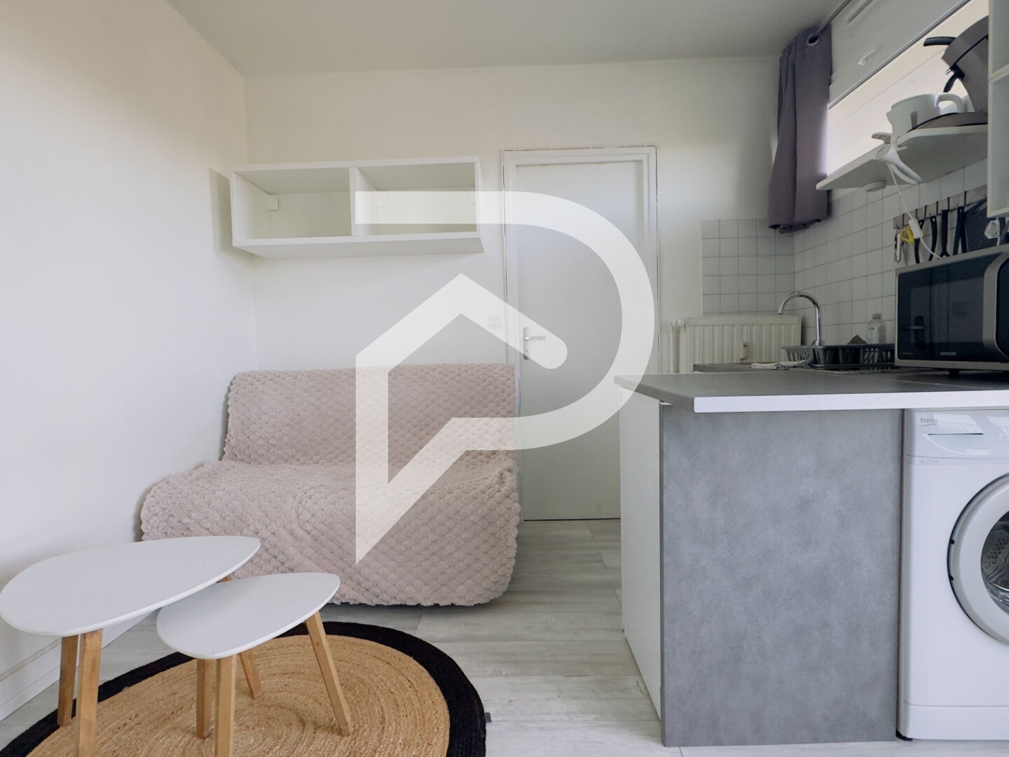 REIMS - PROCHE HYPER CENTRE - EXCLUSIVITE - IDEAL INVESTISSEUR - Studio avec balcon