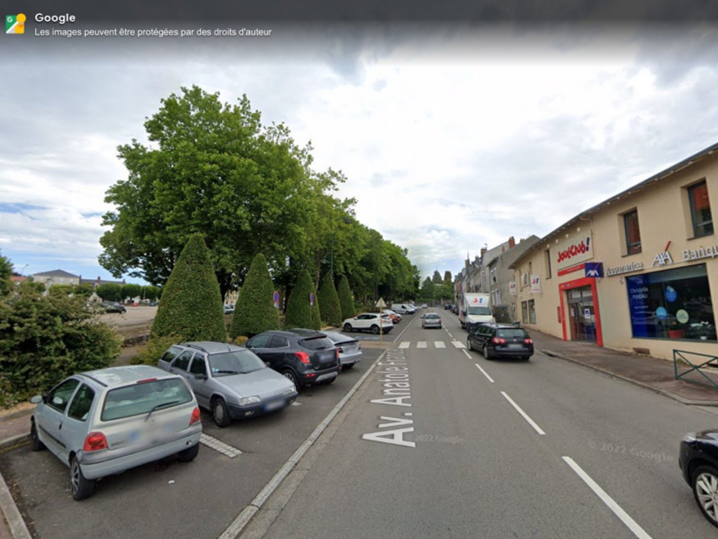 Immeuble commercial 920 m²