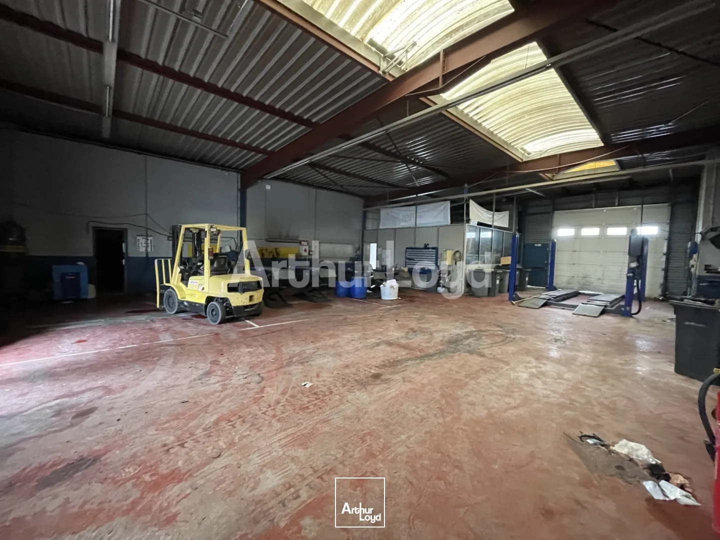 Locaux à vendre - 1300m2 - Noyelles-Godault (62950)