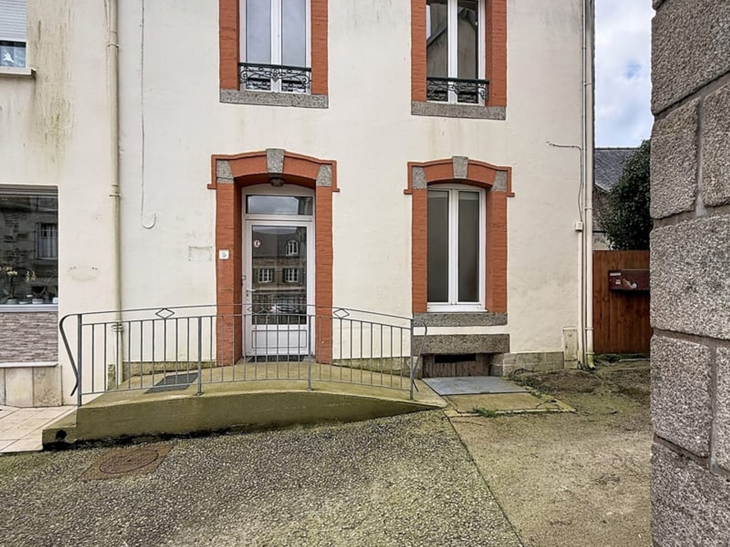 Maison avec appartements 82 m²