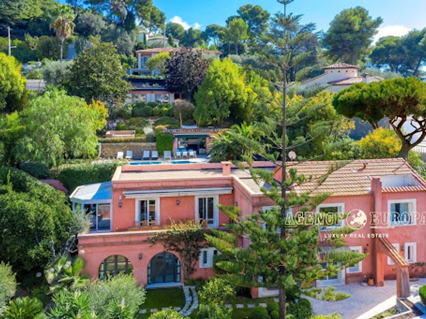Villa 7 pièces 275 m²