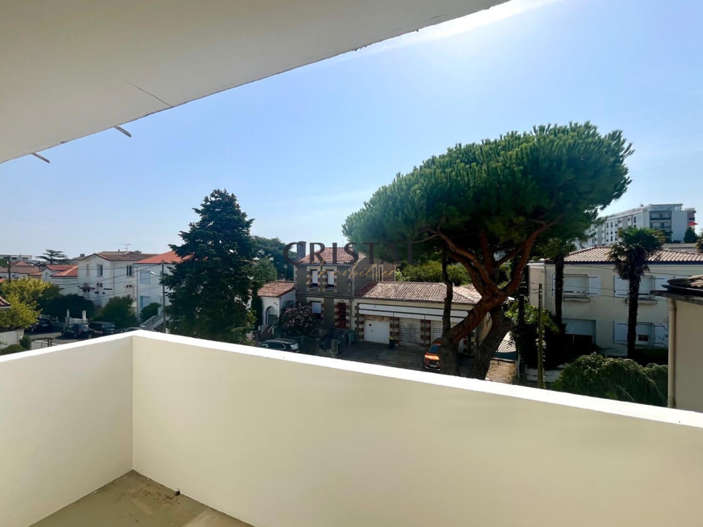 APPARTEMENT LE CHAY