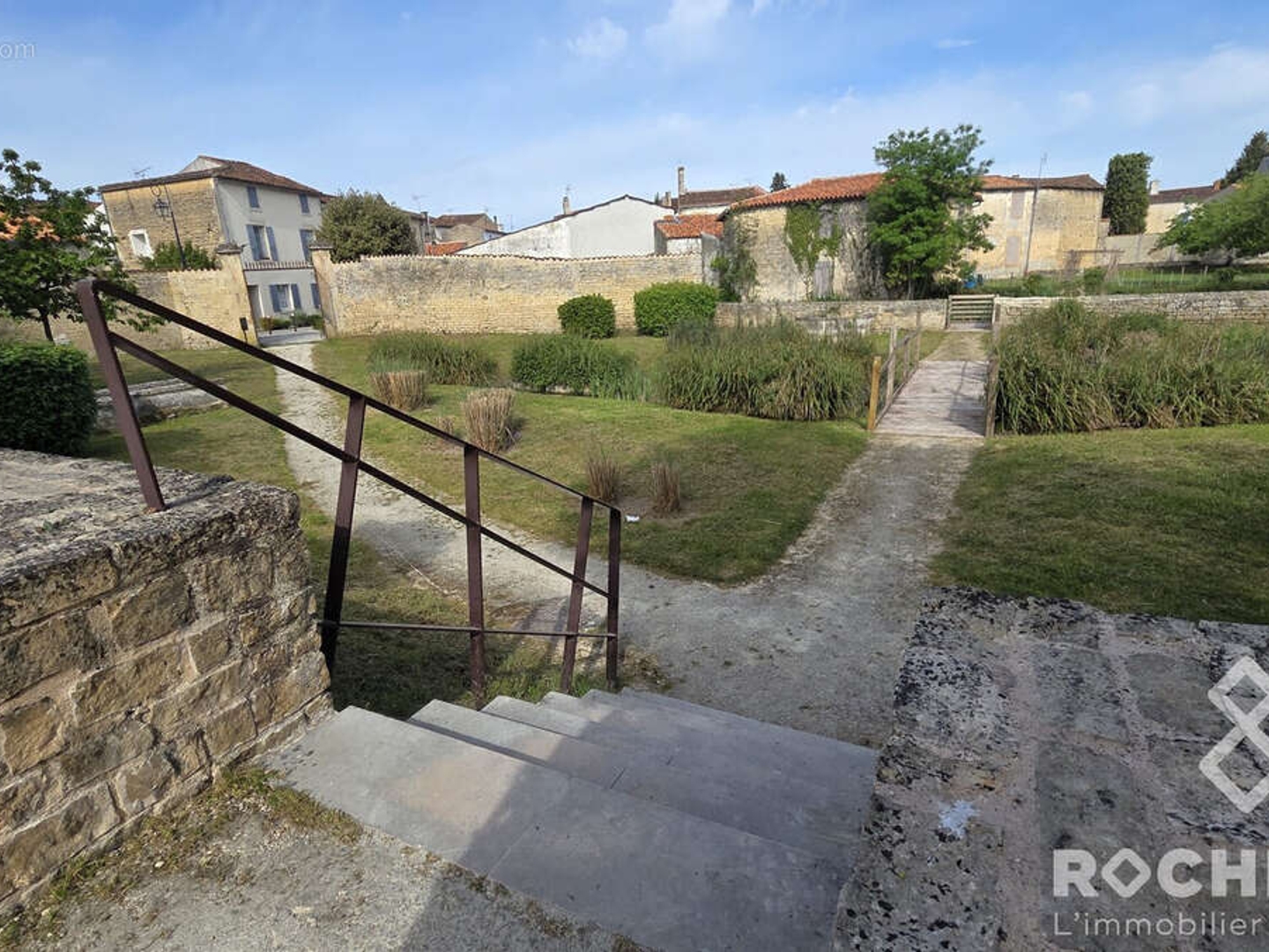 Appartement à vendre - 4 pièces - 114m2 - Aulnay (17470)