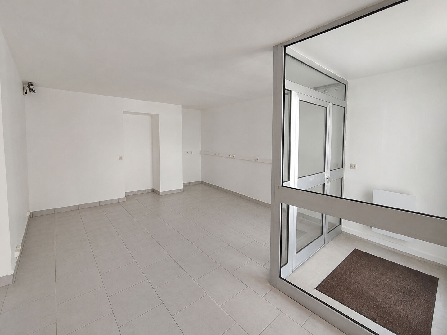 Locaux à vendre - 2 pièces - 50m2 - Montgeron (91230)