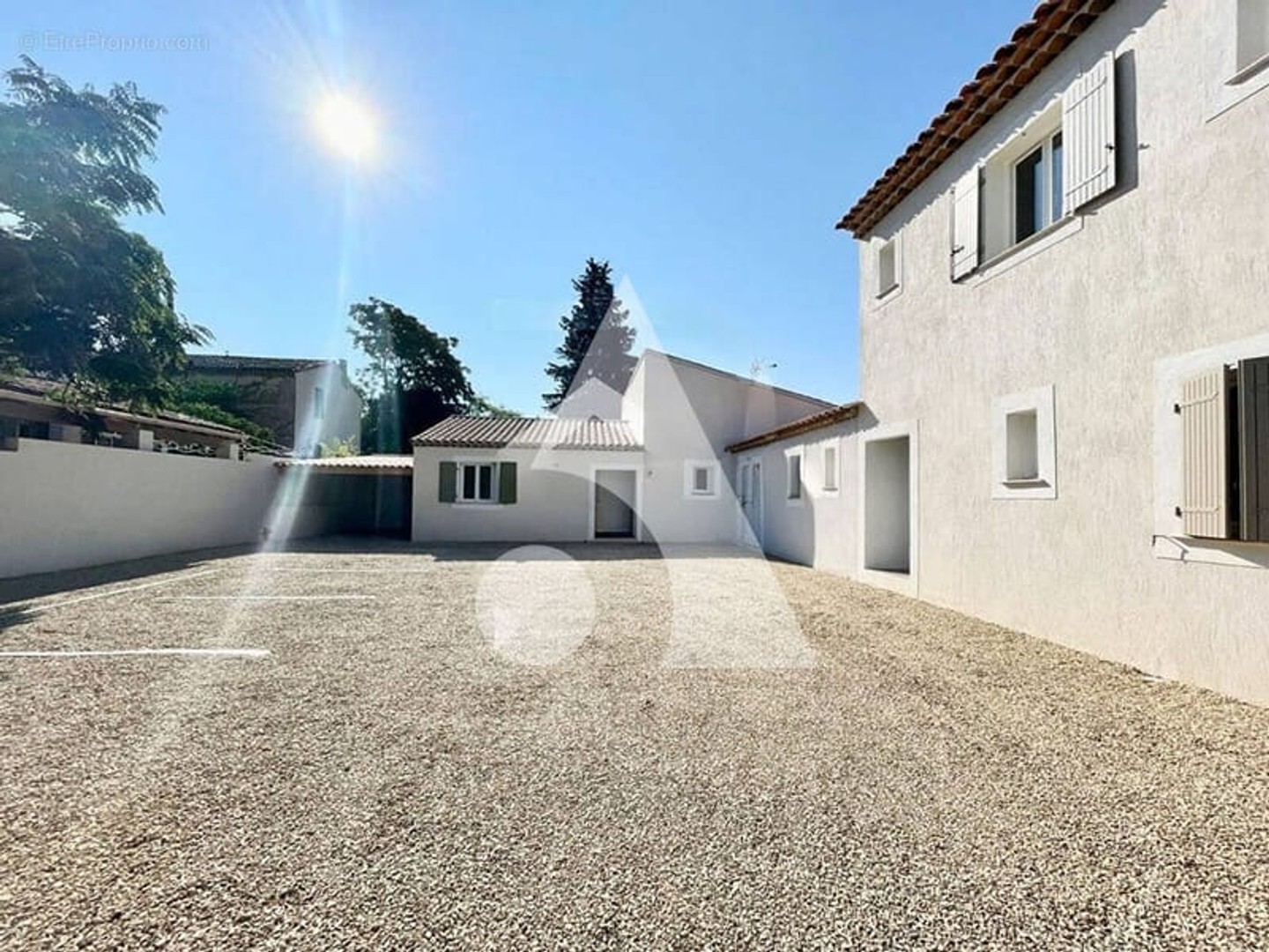 Villelaure - maison t5 98,75 m2 avec terrasse, jardin et garage