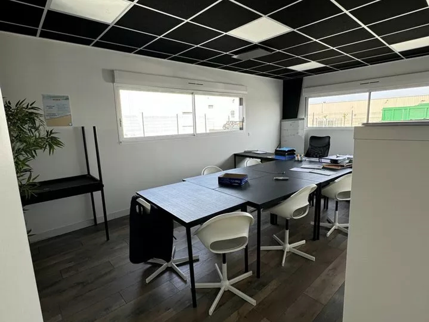 Locaux à vendre - 295m2 - Niort (79000)