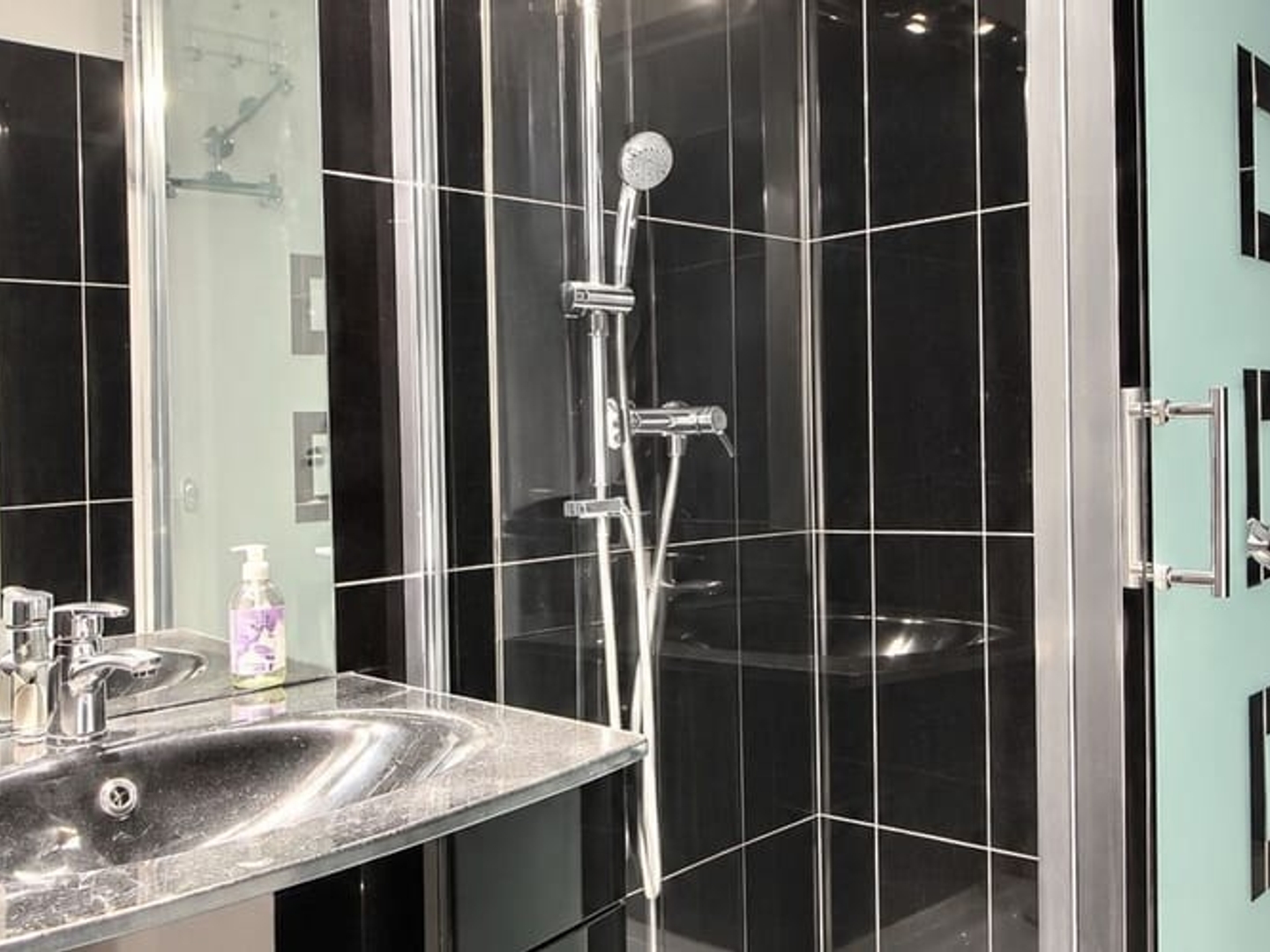 Appartement à vendre - 3 pièces - 77m2 - Marseille 13e (13013)