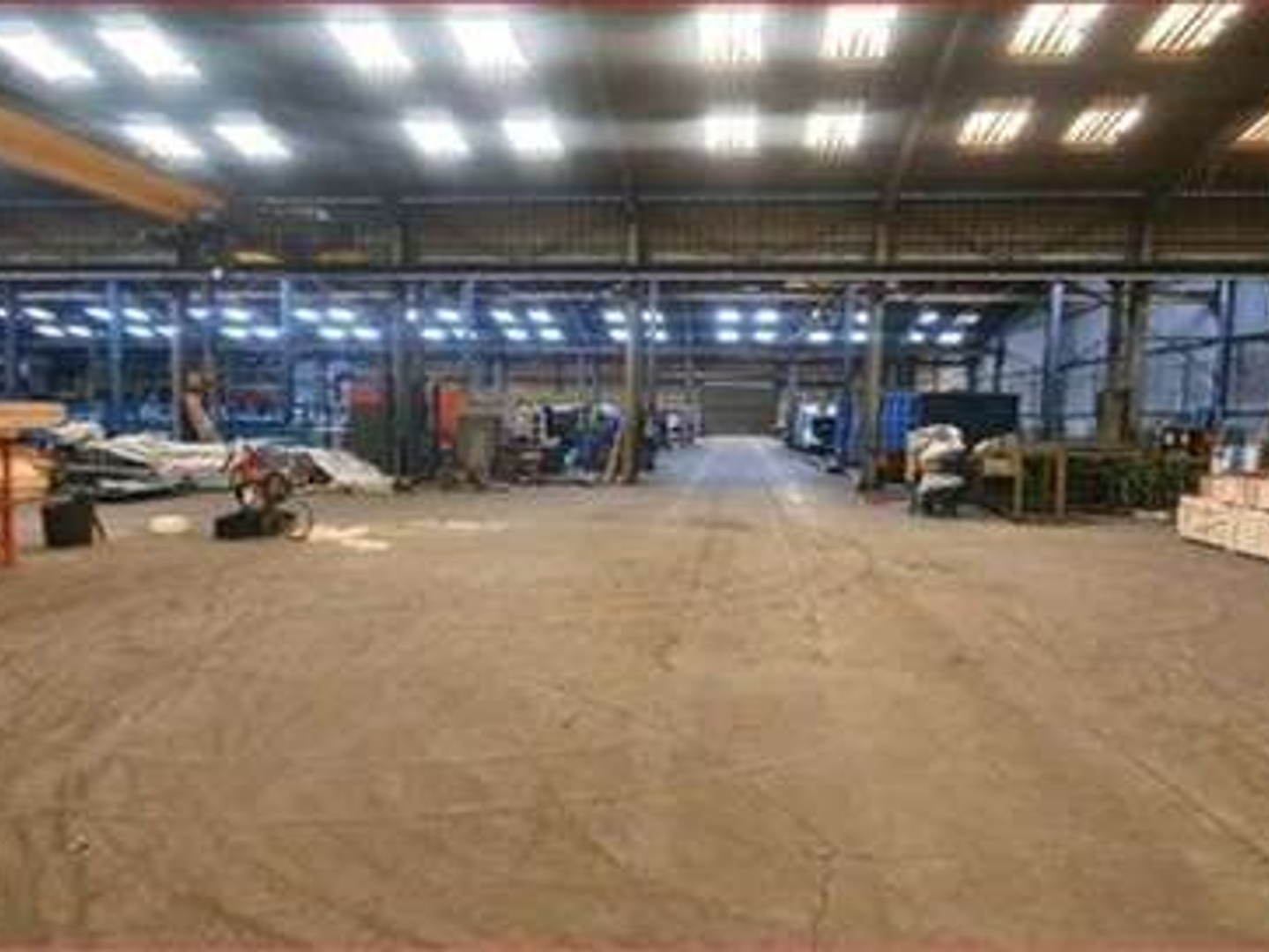 À vendre locaux industriels 3800m² à Vendegies