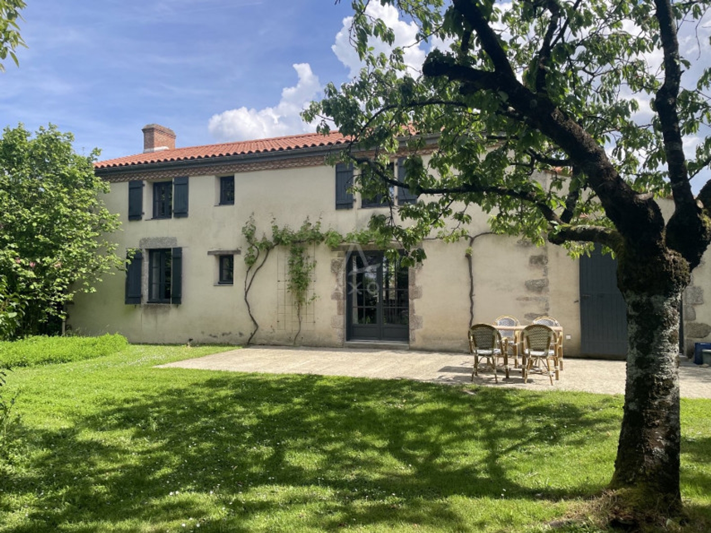 Maison avec dépendances 7 pièces 146 m²