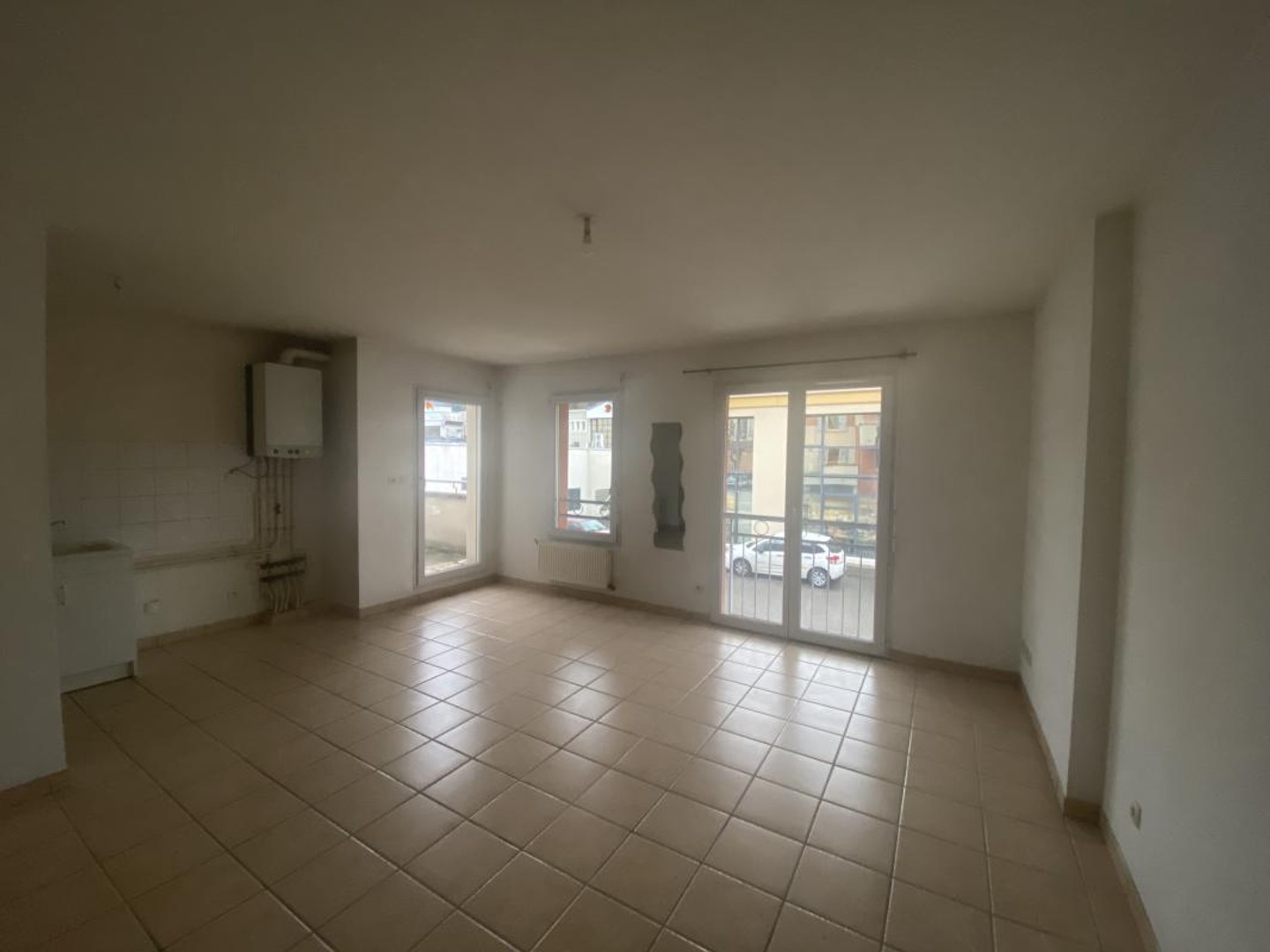ANNONAY - APPARTEMENT T3 AVEC GARAGE - 71.91 M2