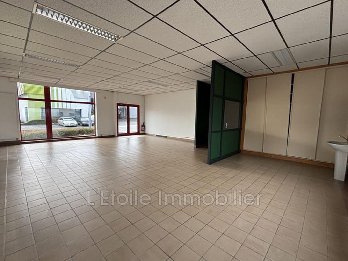 Immeuble commercial 1 pièce 68 m²