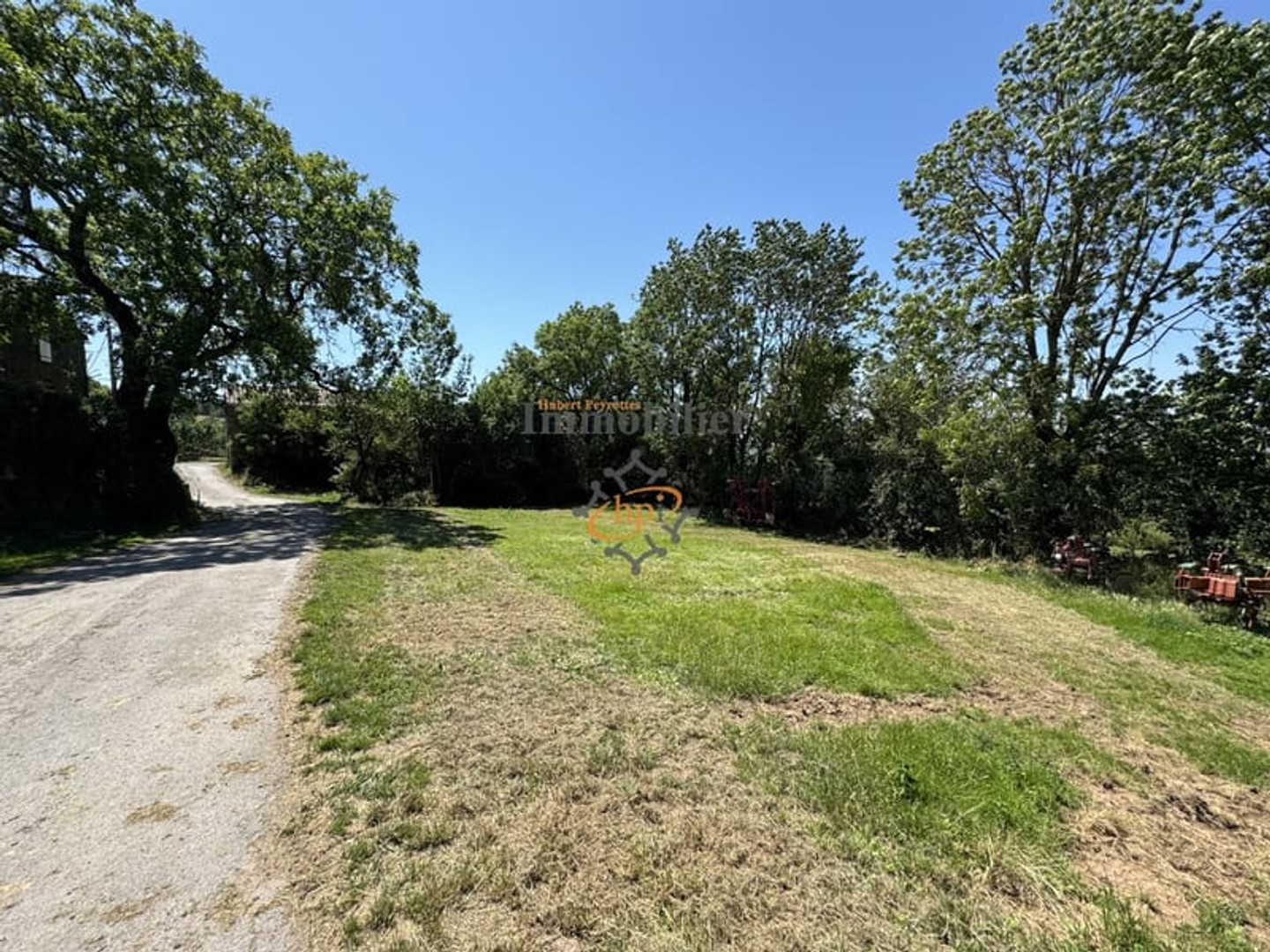 A vendre, commune de Mounès Prohencoux, grange et bâti en pierres sur terrain de 811 m2.