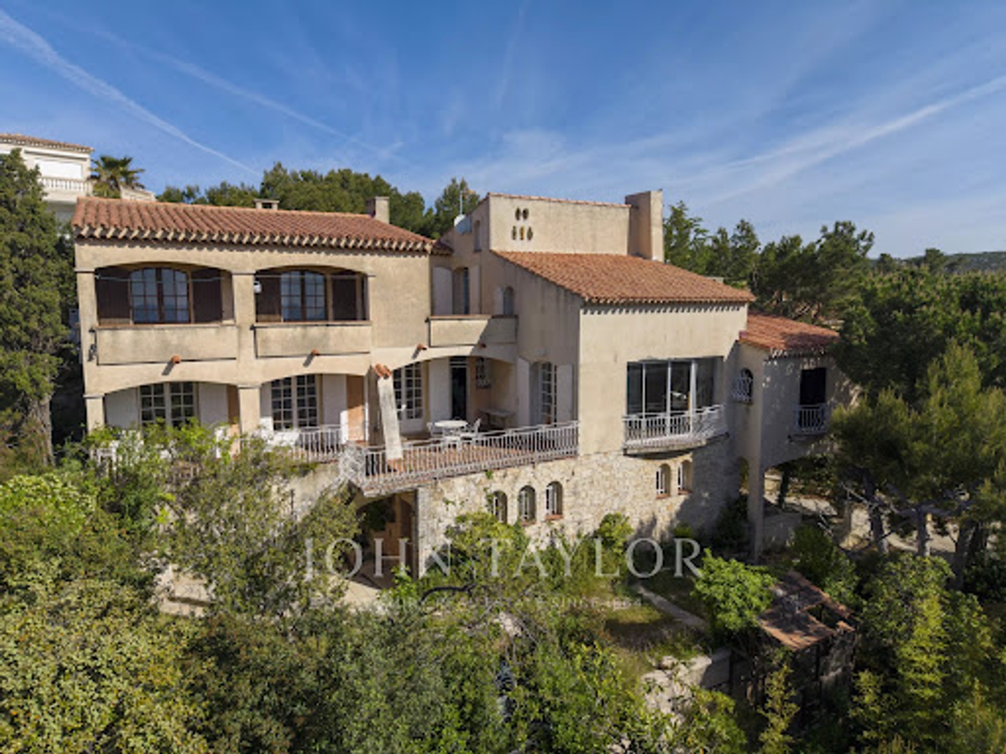 Maison à vendre - 8 pièces - 240m2 - Sausset-Les-Pins (13960)