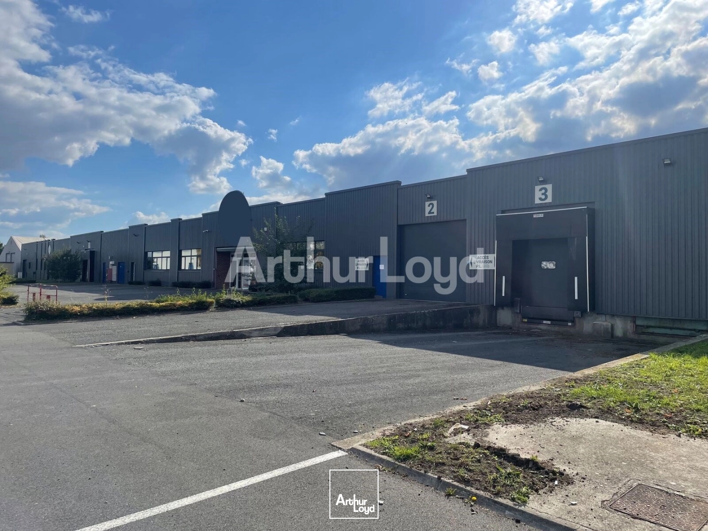 Entrepôt à vendre à Béthune avec quais accès autoroute et réserve foncière