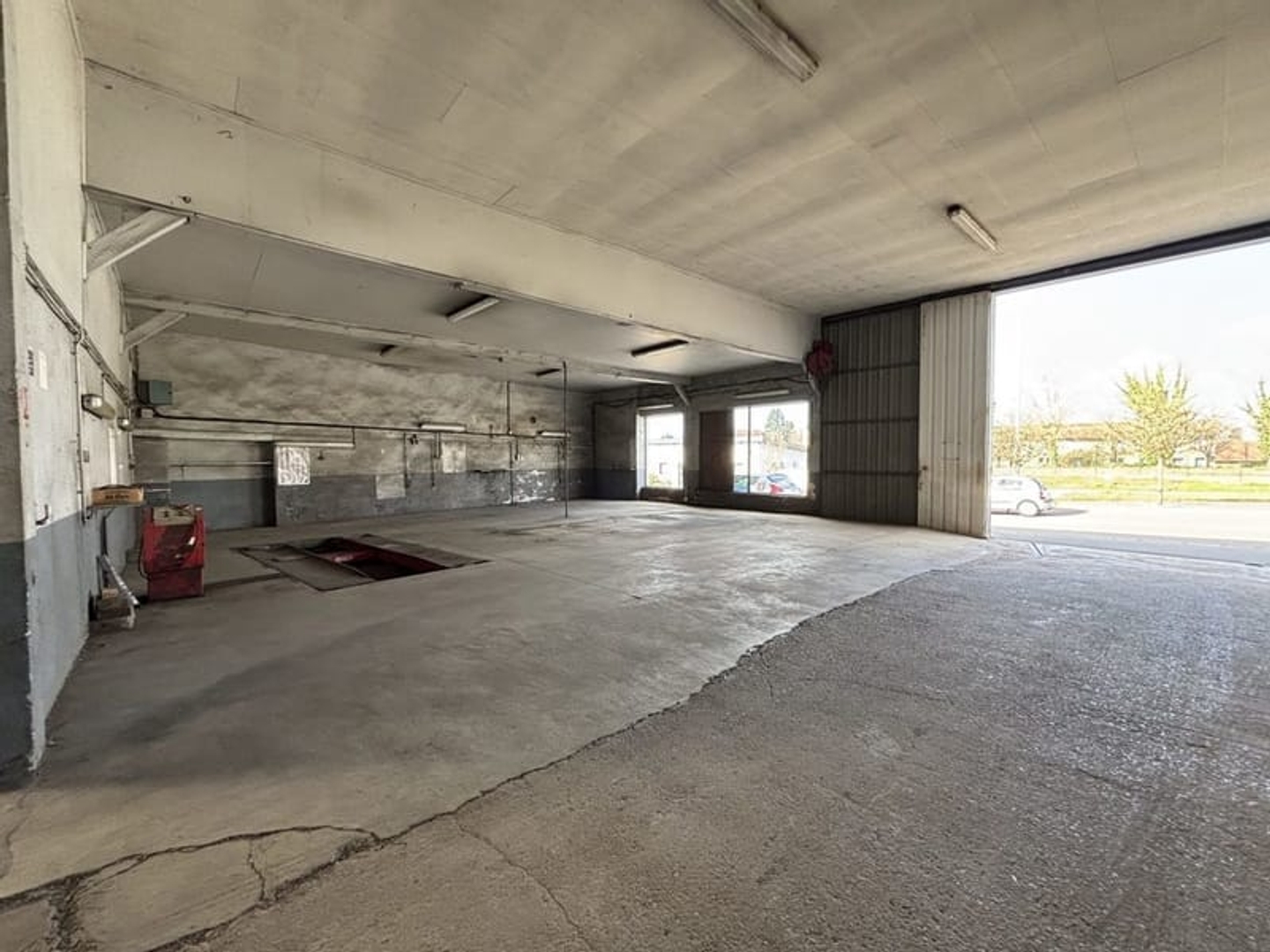 Locaux à vendre - 680m2 - Saint-Yrieix-La-P... (87500)