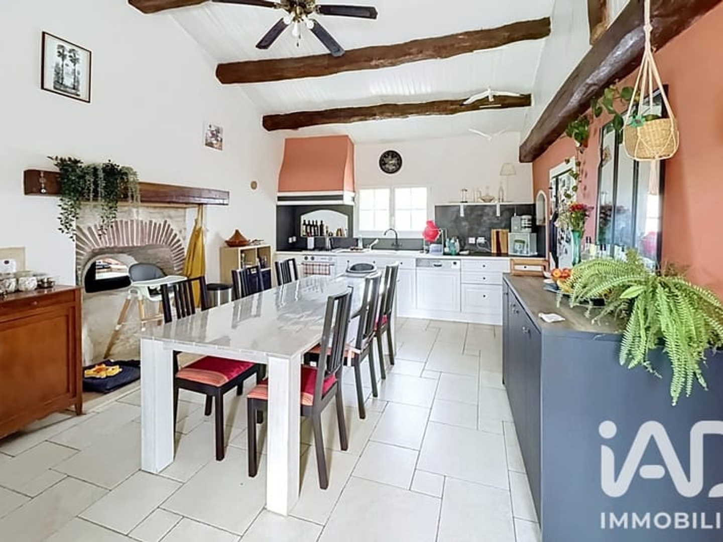 Maison à vendre - 4 pièces - 130m2 - Saint-Jean-De-Liv... (17170)