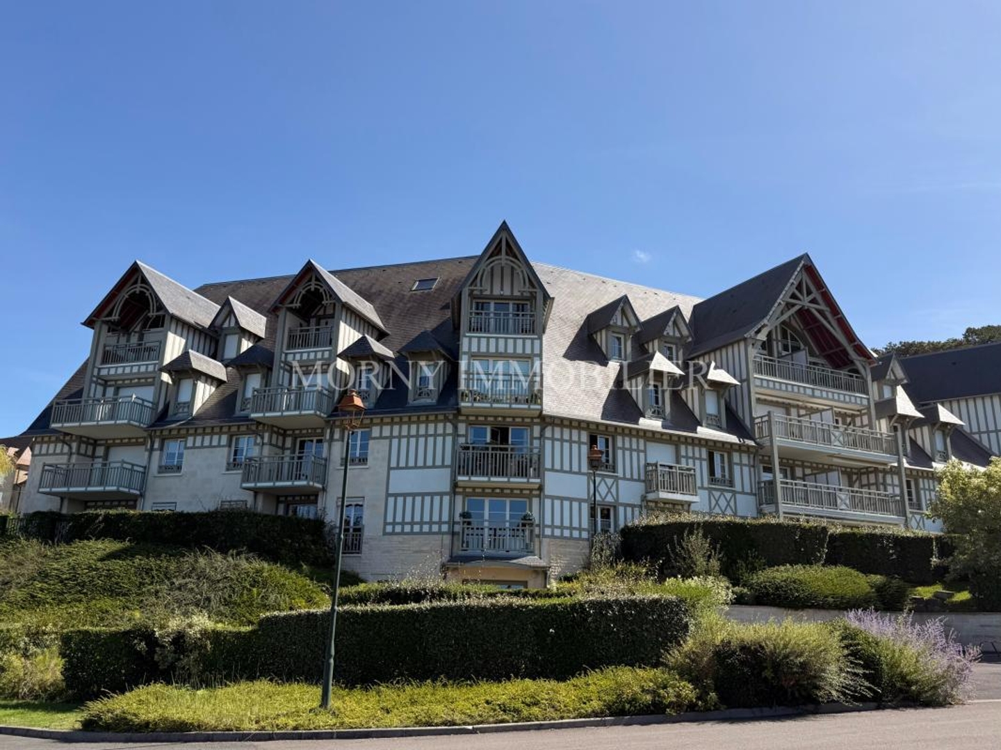 Vends t3 - 65 m² - Deauville 14800