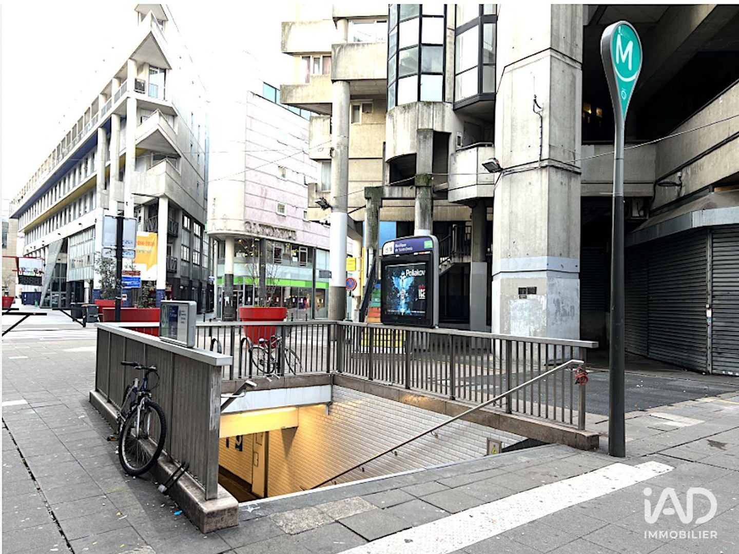 Immeuble commercial 106 m²