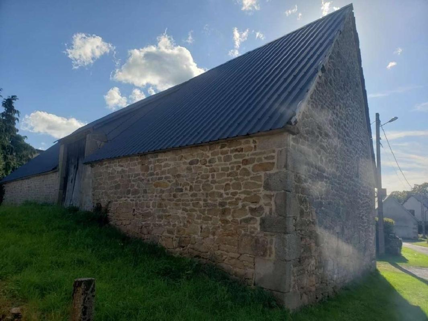 Immeuble à vendre - 100m2 - Pérols-Sur-Vézère (19170)