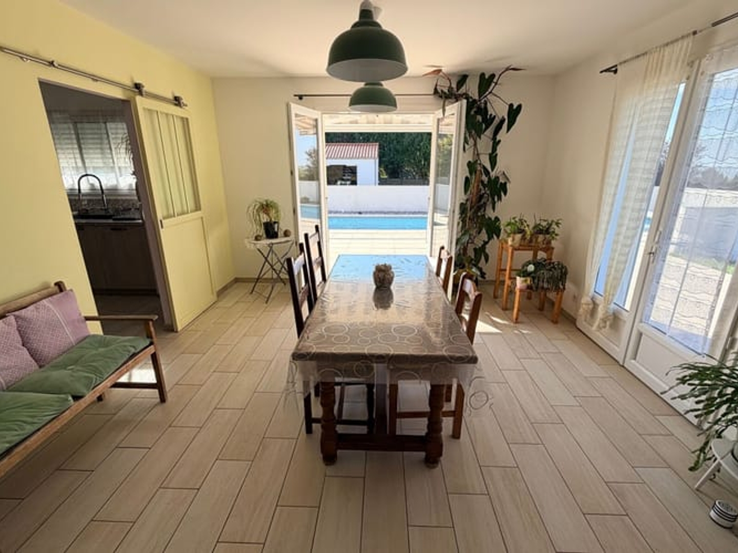 Maison à vendre - 4 pièces - 111m2 - Mortagne-Sur-Gironde (17120)