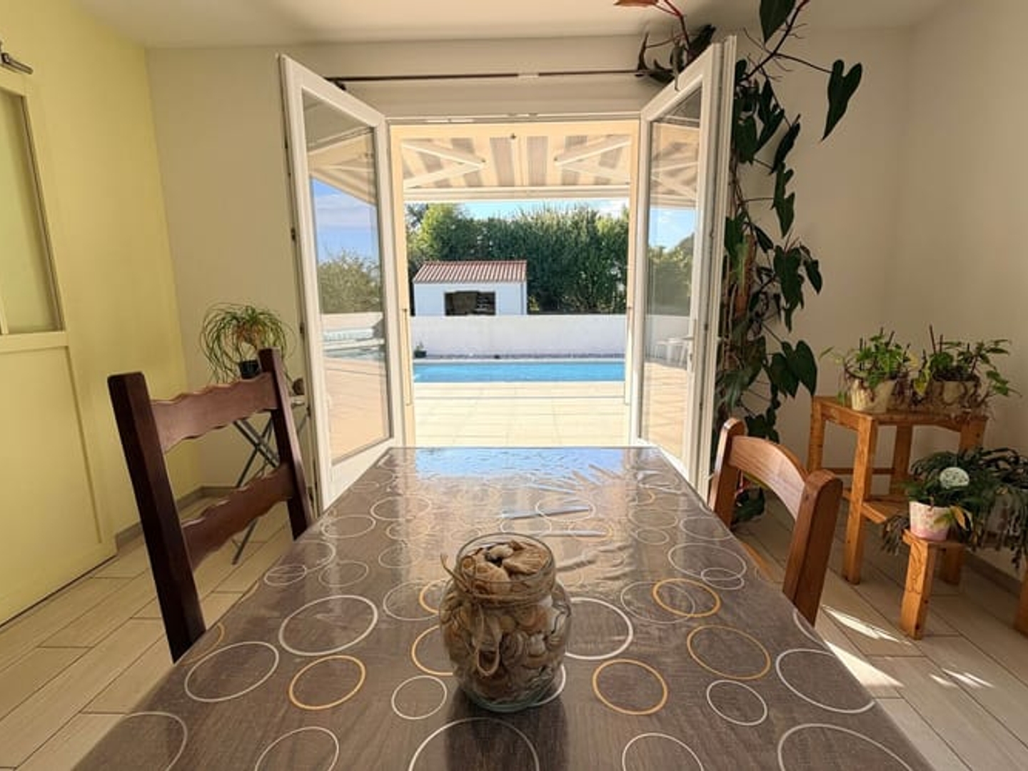 Maison à vendre - 4 pièces - 111m2 - Mortagne-Sur-Gironde (17120)