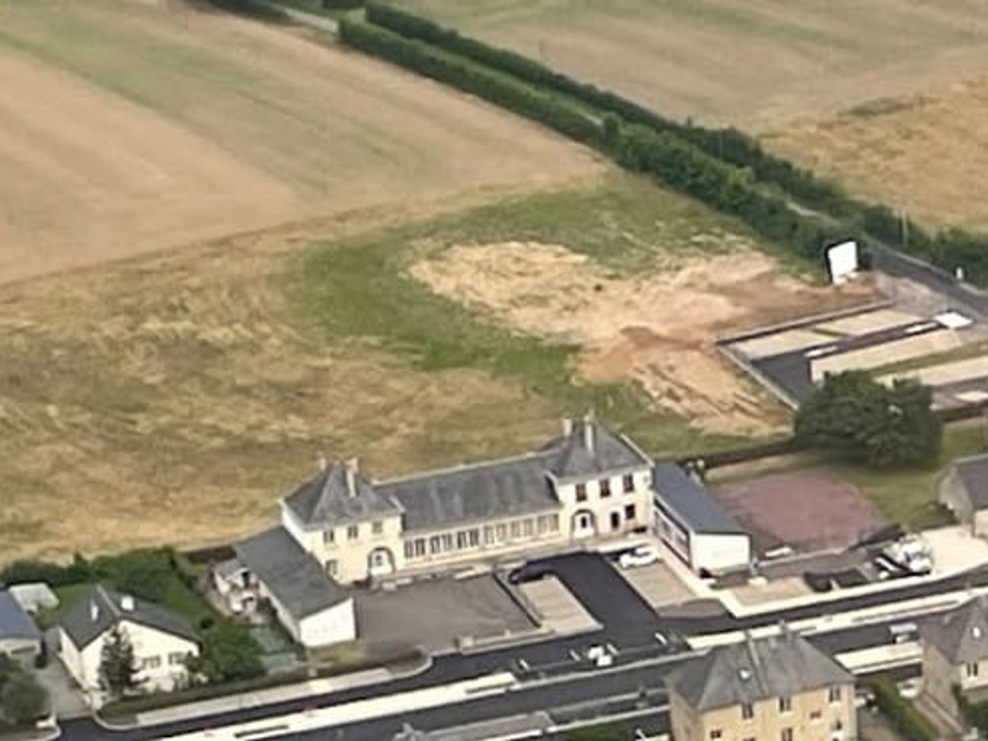 Terrain 413 m²