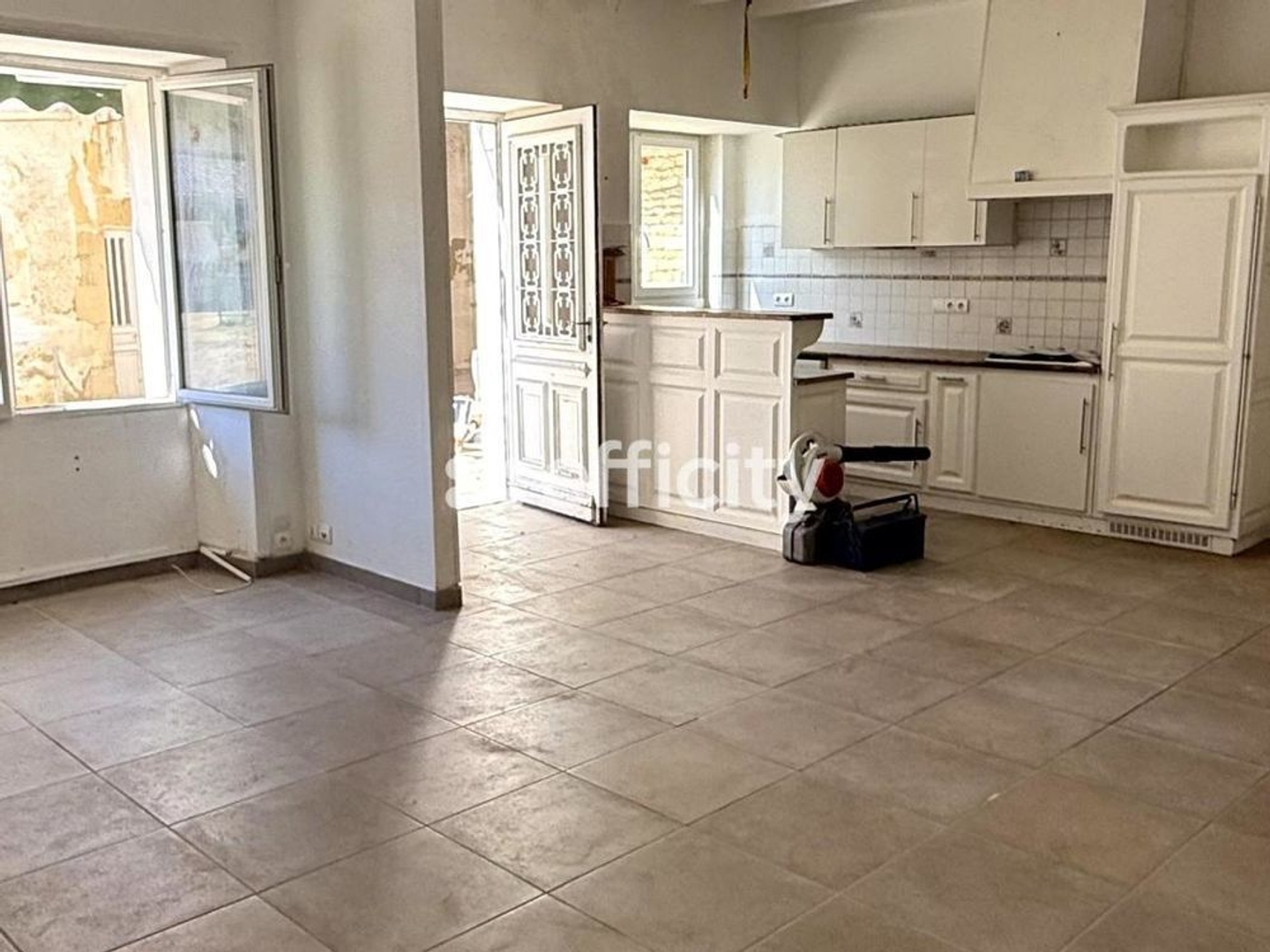Maison à vendre - 6 pièces - 165m2 - Chaunay (86510)