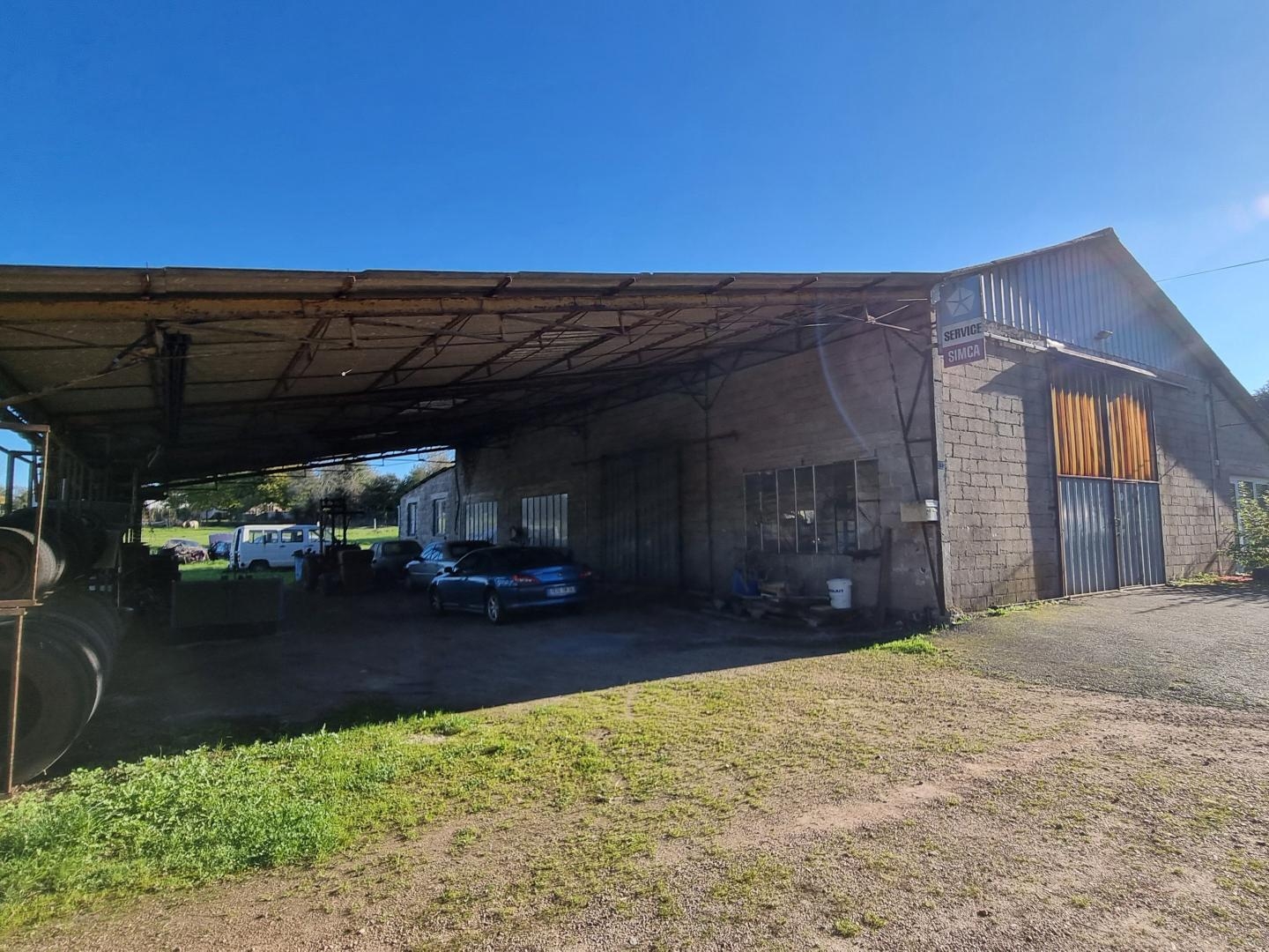 Atelier et appentis sur 6012m²