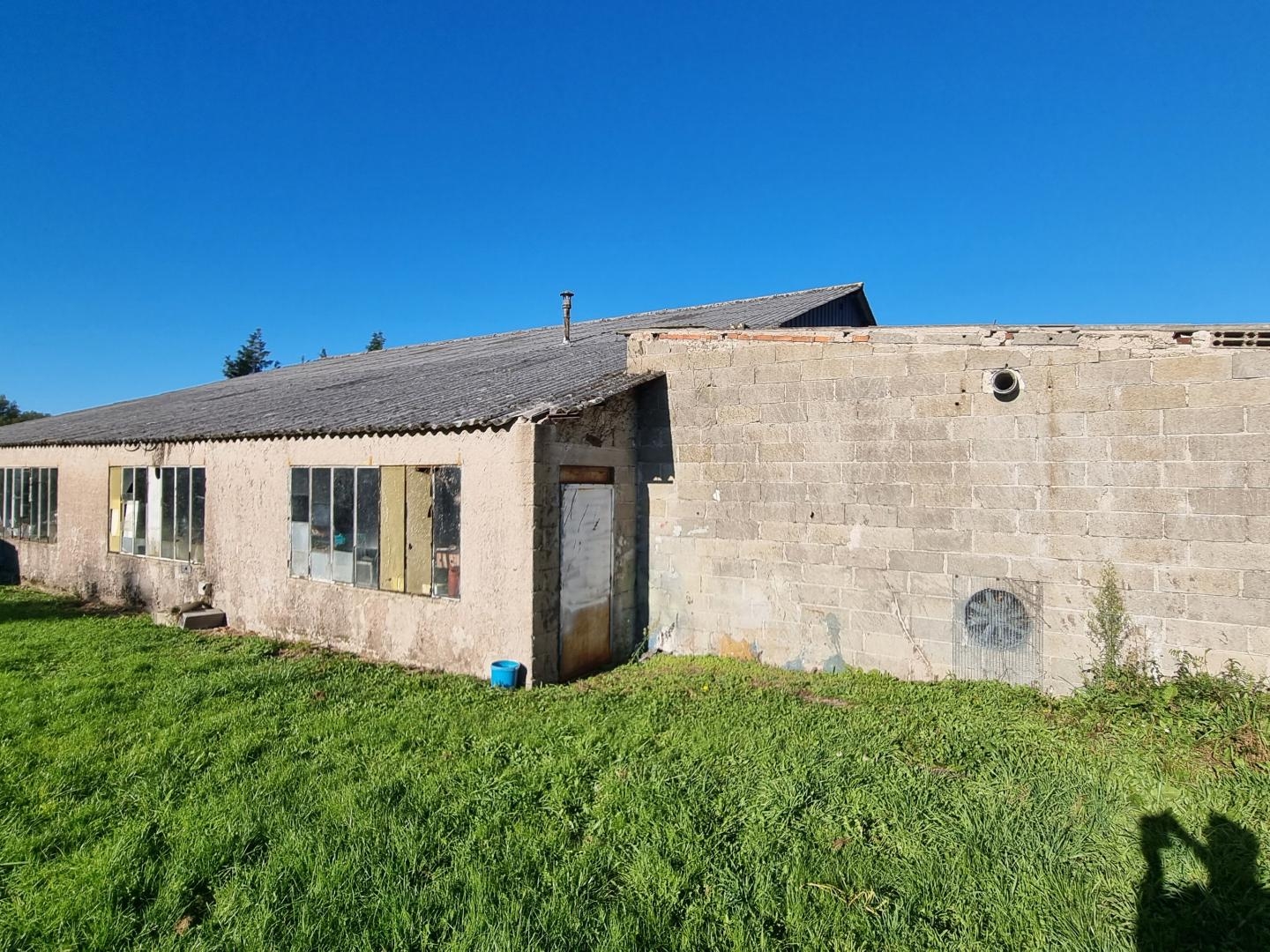 Locaux à vendre - 300m2 - Augignac (24300)