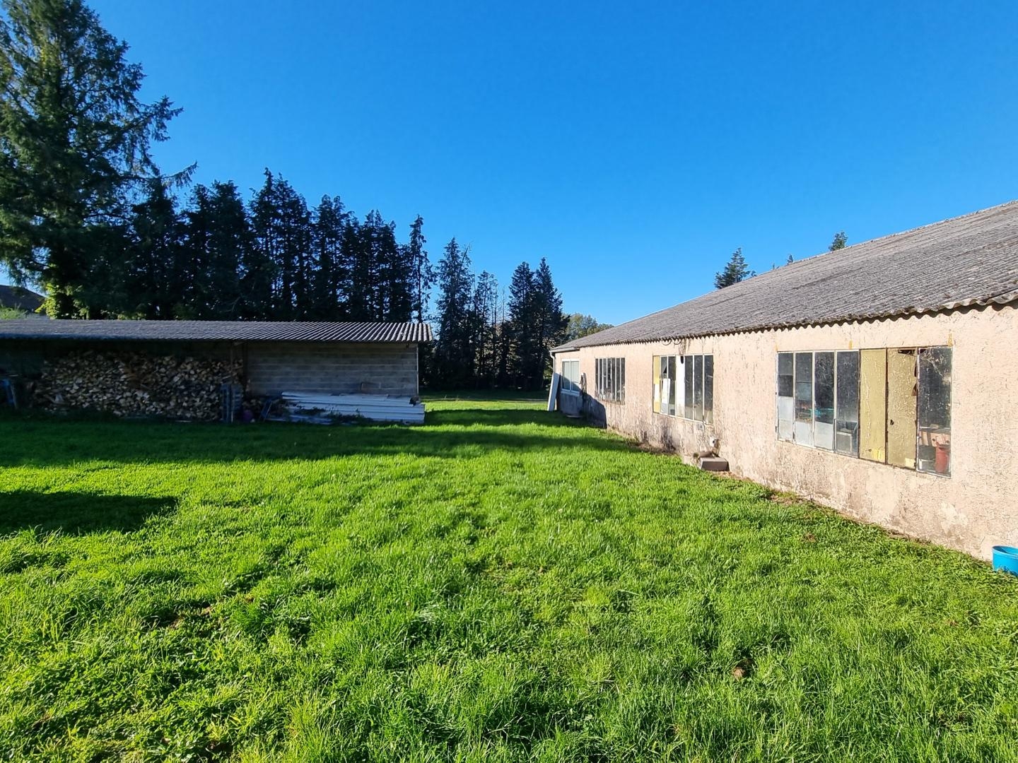 Locaux à vendre - 300m2 - Augignac (24300)