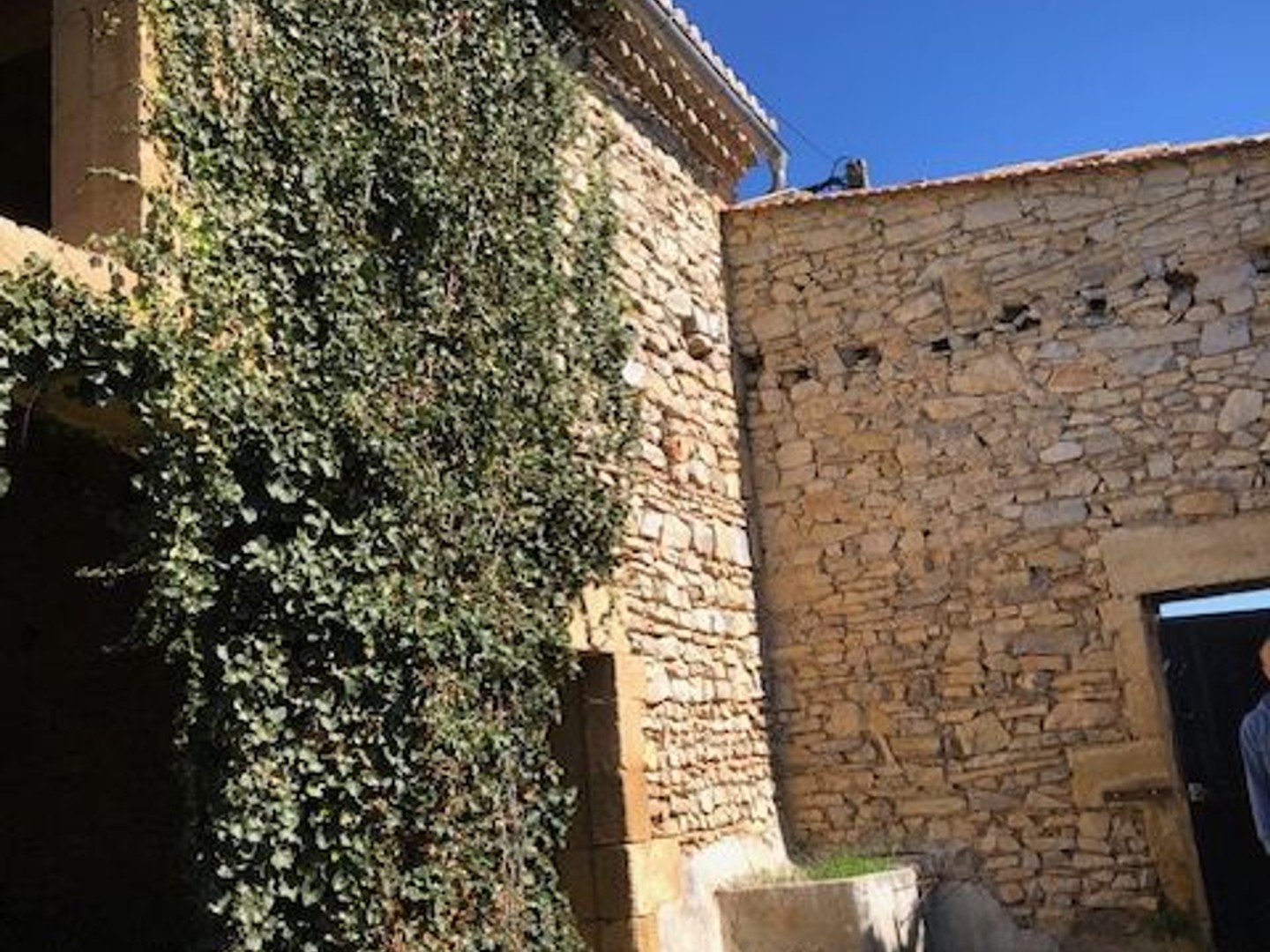 Grange 1 pièce / 90 m² / 240 000 EUR / SAINT-GERVASY