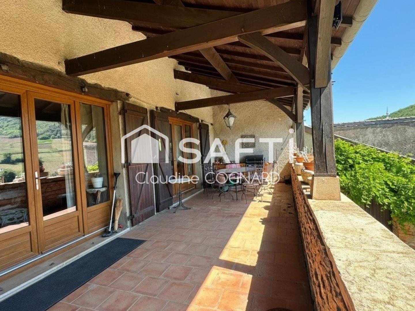 Maison à vendre - 8 pièces - 200m2 - Vergisson (71960)