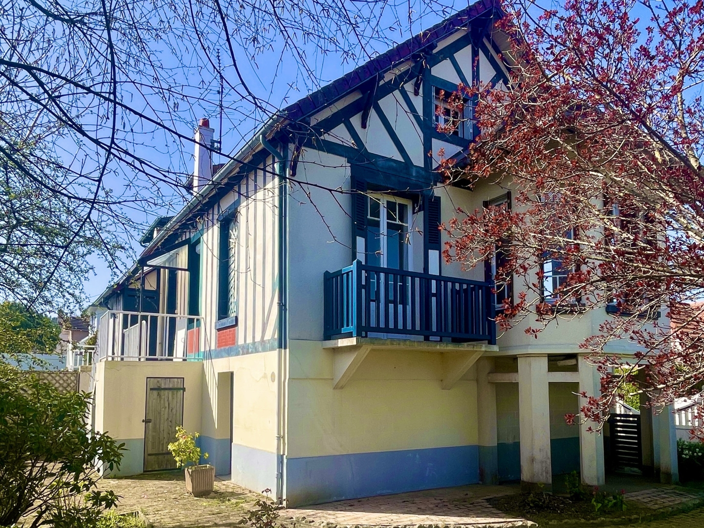 XXX SOUS COMPROMIS DE VENTE XXXX VILLA 1930 6 PIECES CENTRE VILLE ET PLAGE AVEC JARDIN 362M2