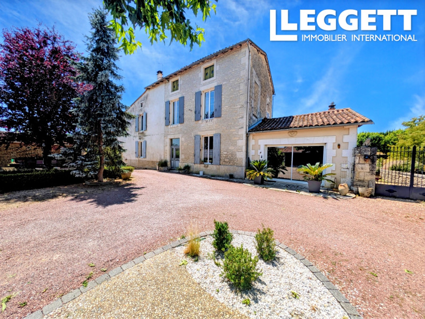 Élégante Maison de Maître avec dépendances au coeur de Verteuil-sur-Charente - 3 chambres